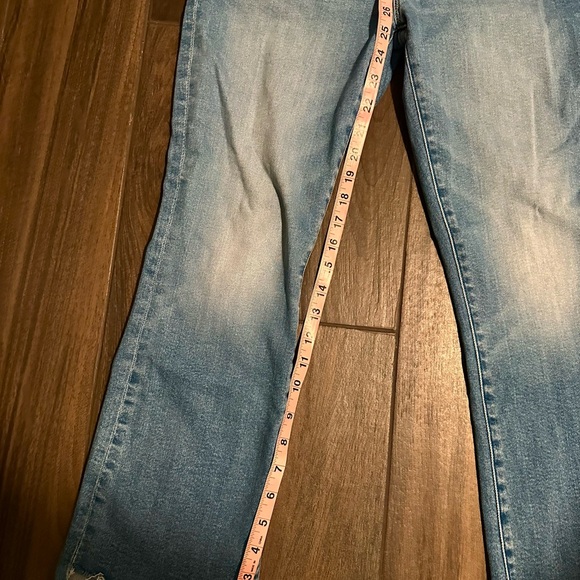 MOTHER The Insider Crop with Frayed Hem. Light Blue Straight Leg Jeans - Picture 3 of 7